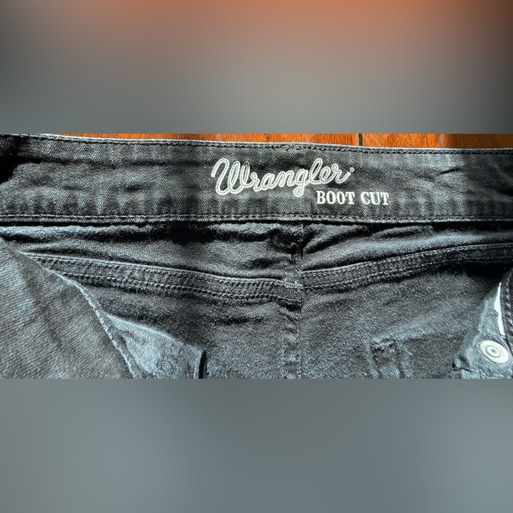 Women’s Wrangler Charcoal Bootcut Jeans 32X30-mid rise